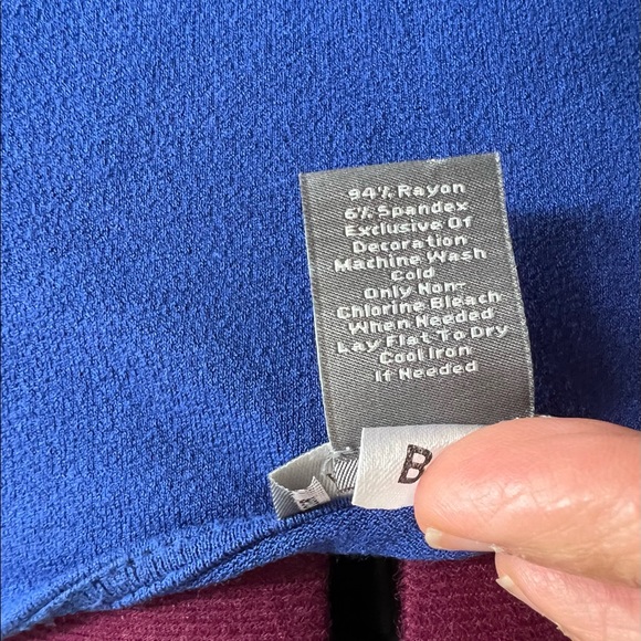 Ann Taylor tank, royal blue color, size Medium, knit. - Picture 5 of 5